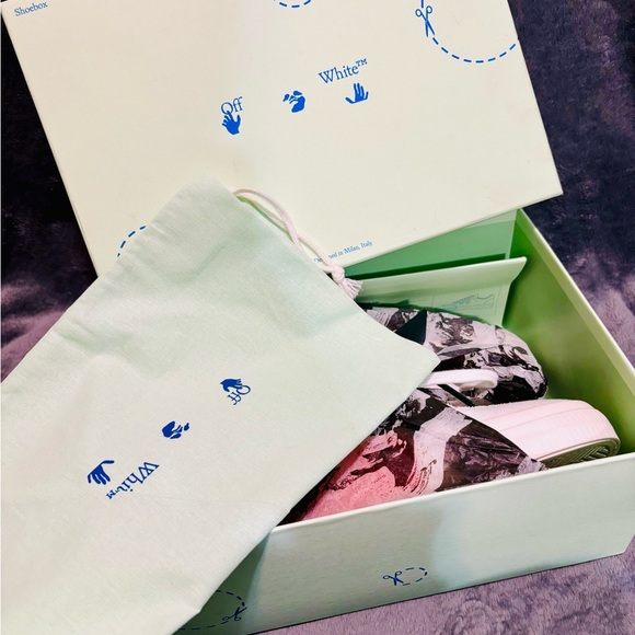 Off White - Picture 3 of 3